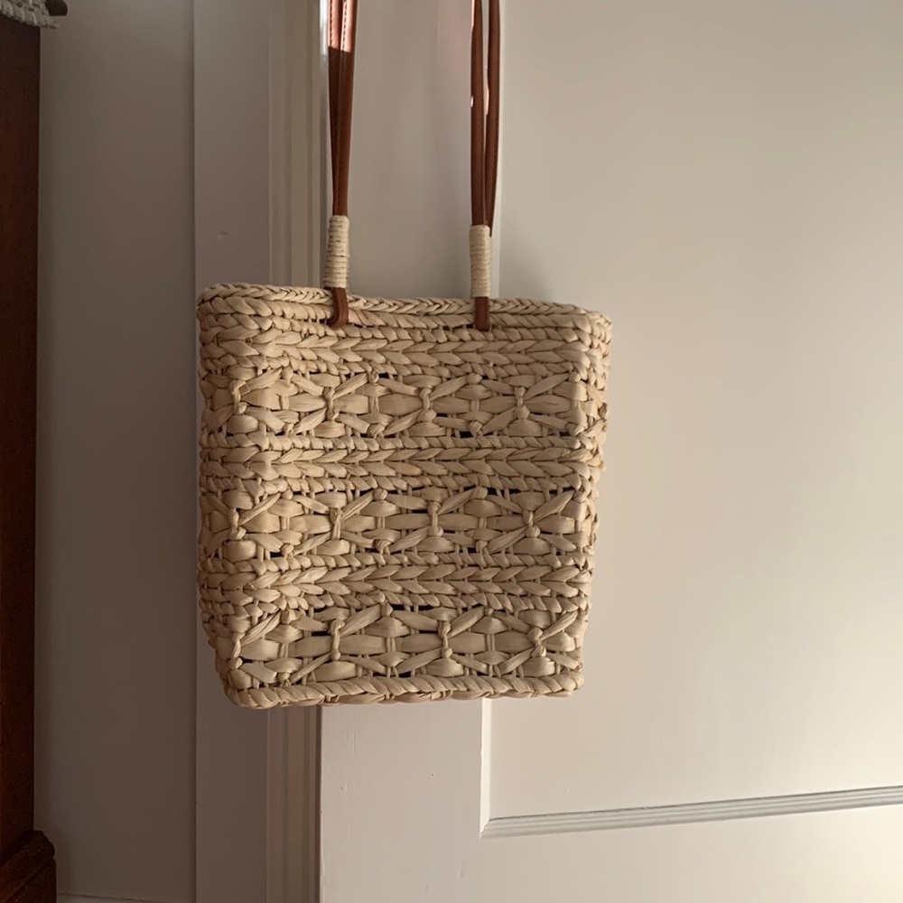 Staw summer tote